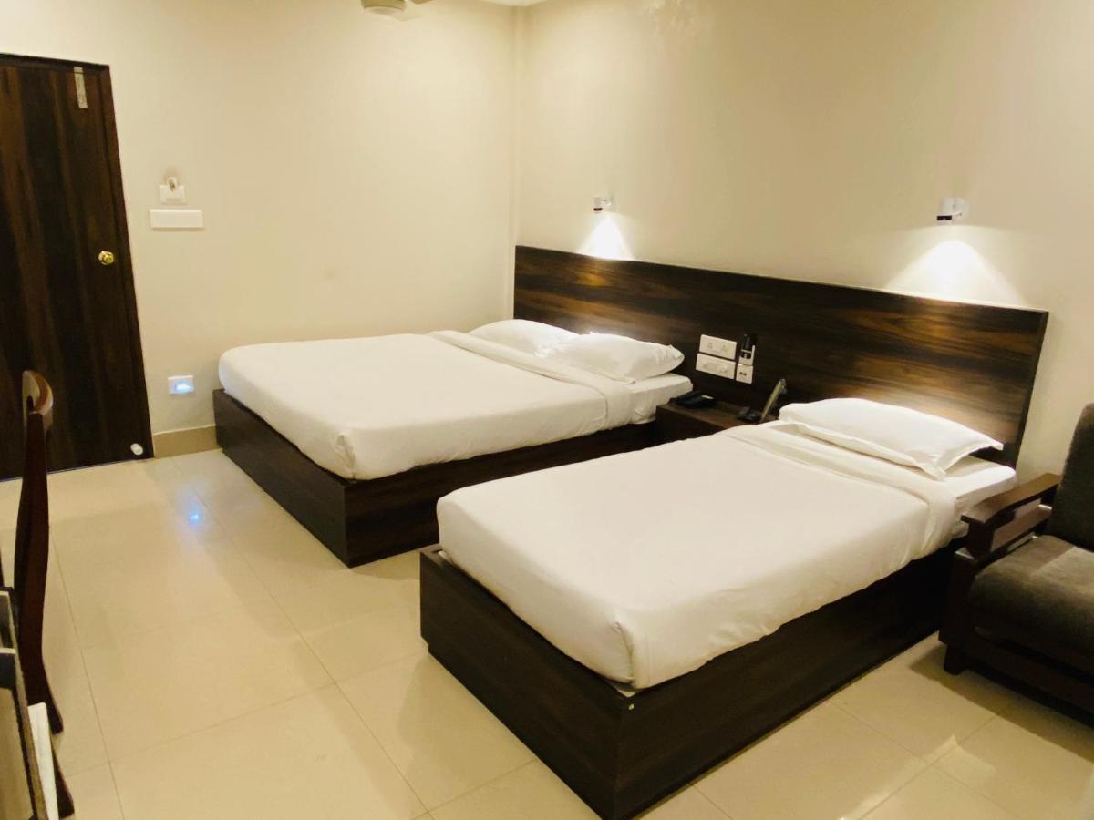 Saluja Residency Hotel Siliguri Ngoại thất bức ảnh