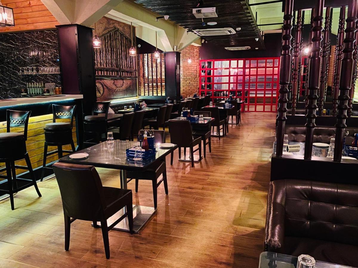 Saluja Residency Hotel Siliguri Ngoại thất bức ảnh