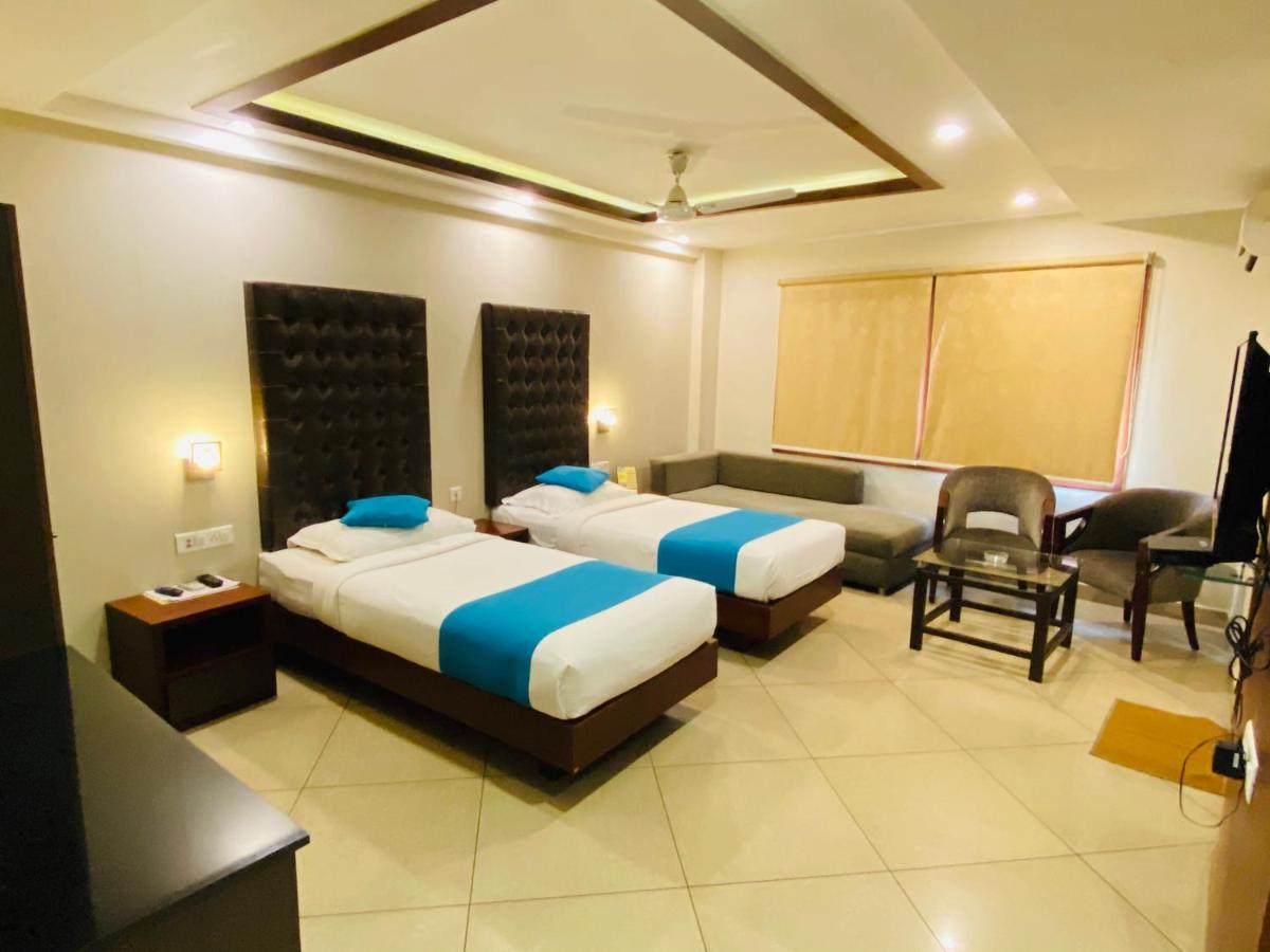 Saluja Residency Hotel Siliguri Ngoại thất bức ảnh