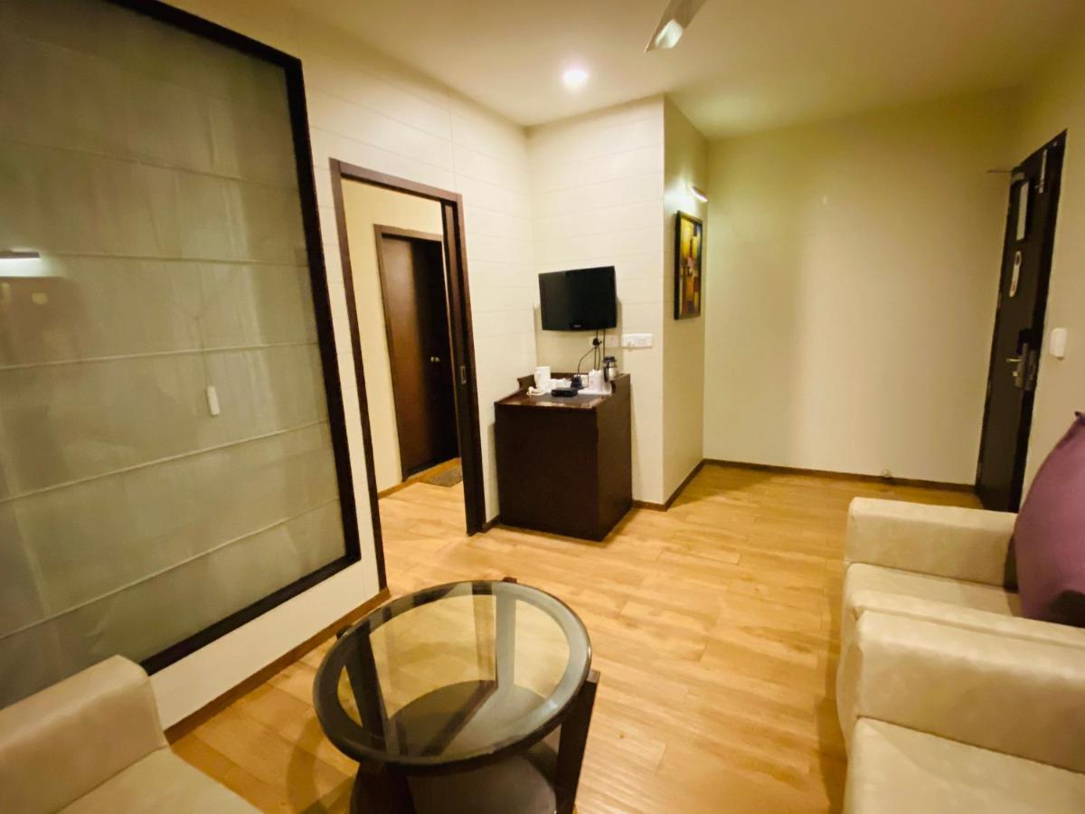 Saluja Residency Hotel Siliguri Ngoại thất bức ảnh