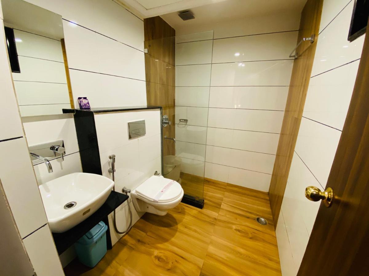 Saluja Residency Hotel Siliguri Ngoại thất bức ảnh