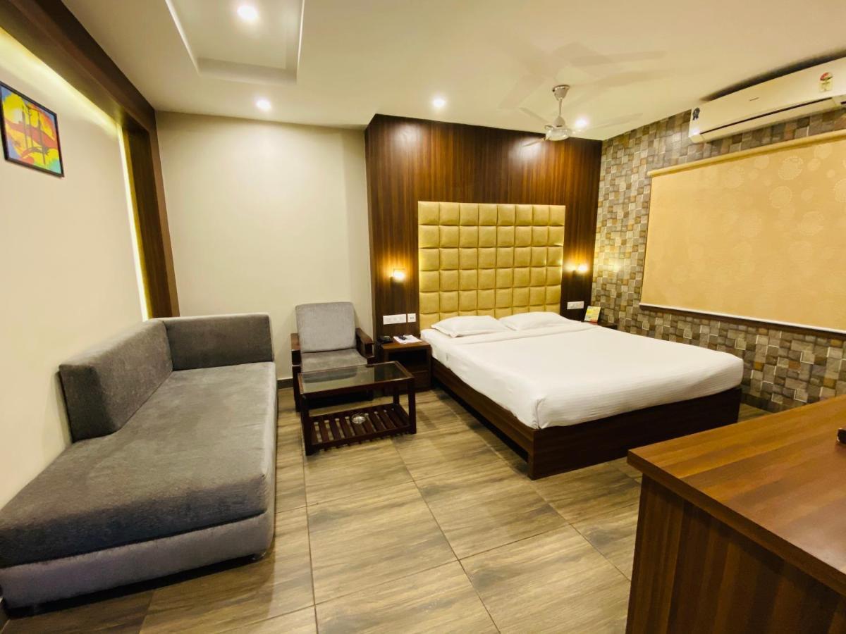 Saluja Residency Hotel Siliguri Ngoại thất bức ảnh