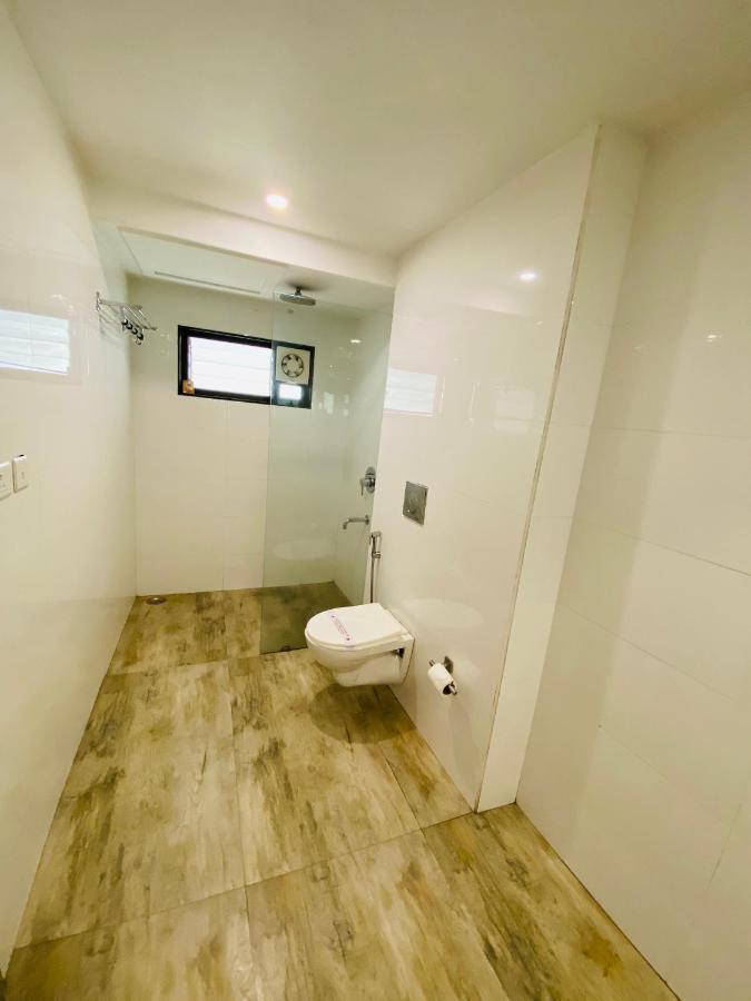 Saluja Residency Hotel Siliguri Ngoại thất bức ảnh