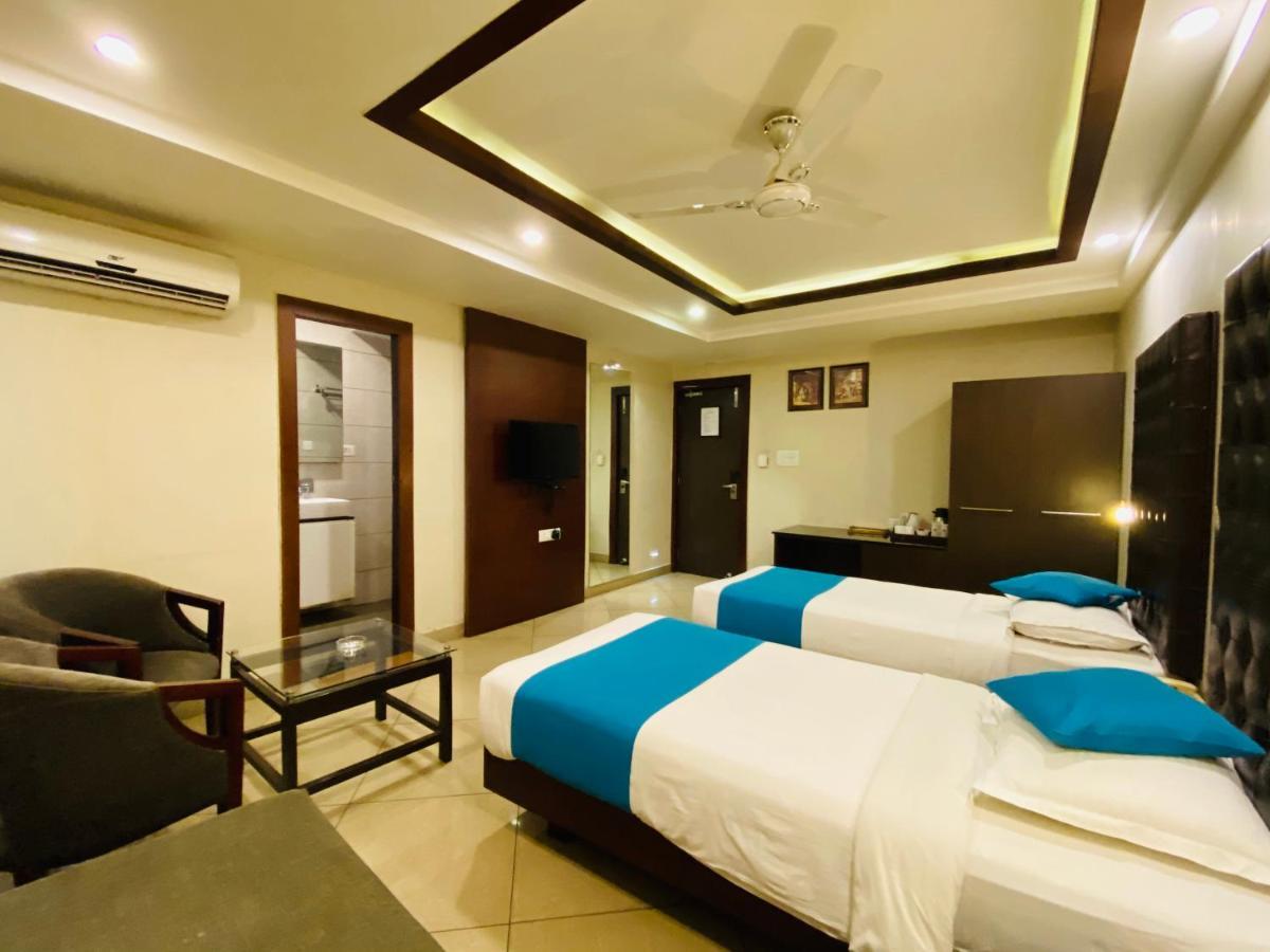 Saluja Residency Hotel Siliguri Ngoại thất bức ảnh