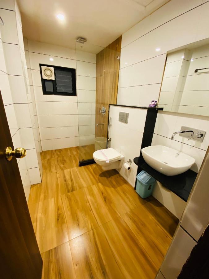 Saluja Residency Hotel Siliguri Ngoại thất bức ảnh