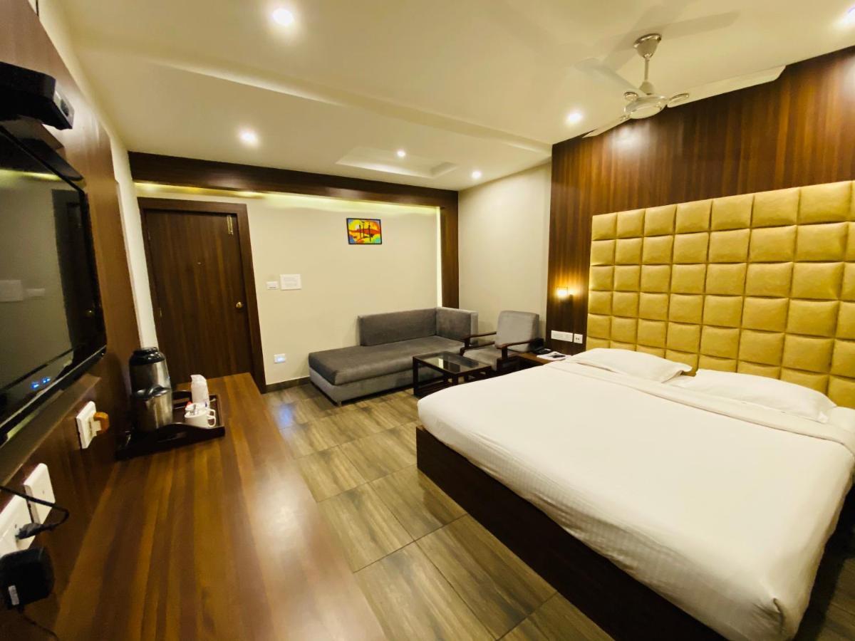 Saluja Residency Hotel Siliguri Ngoại thất bức ảnh